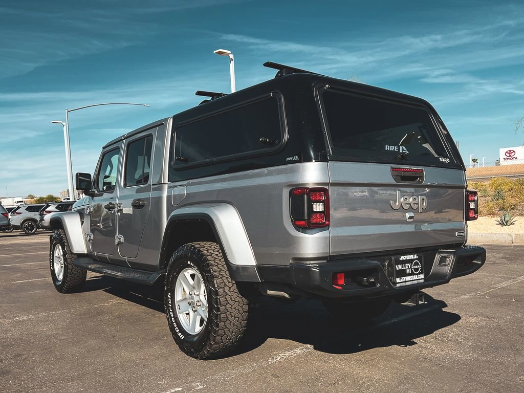 Used 2020 Jeep Gladiator Overland AWD/4WD image 6