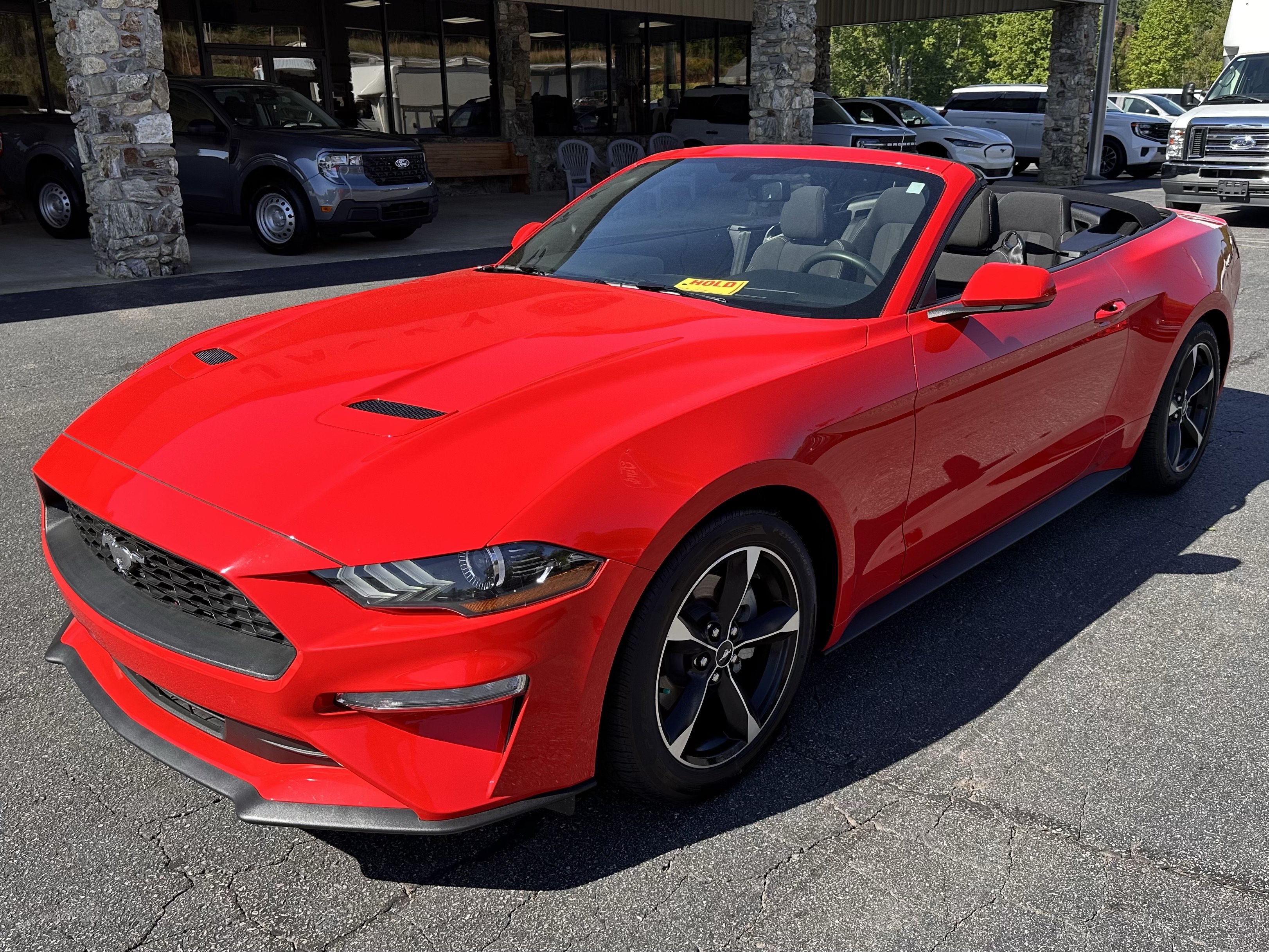 Used 2018 Ford Mustang Convertible RWD image 17