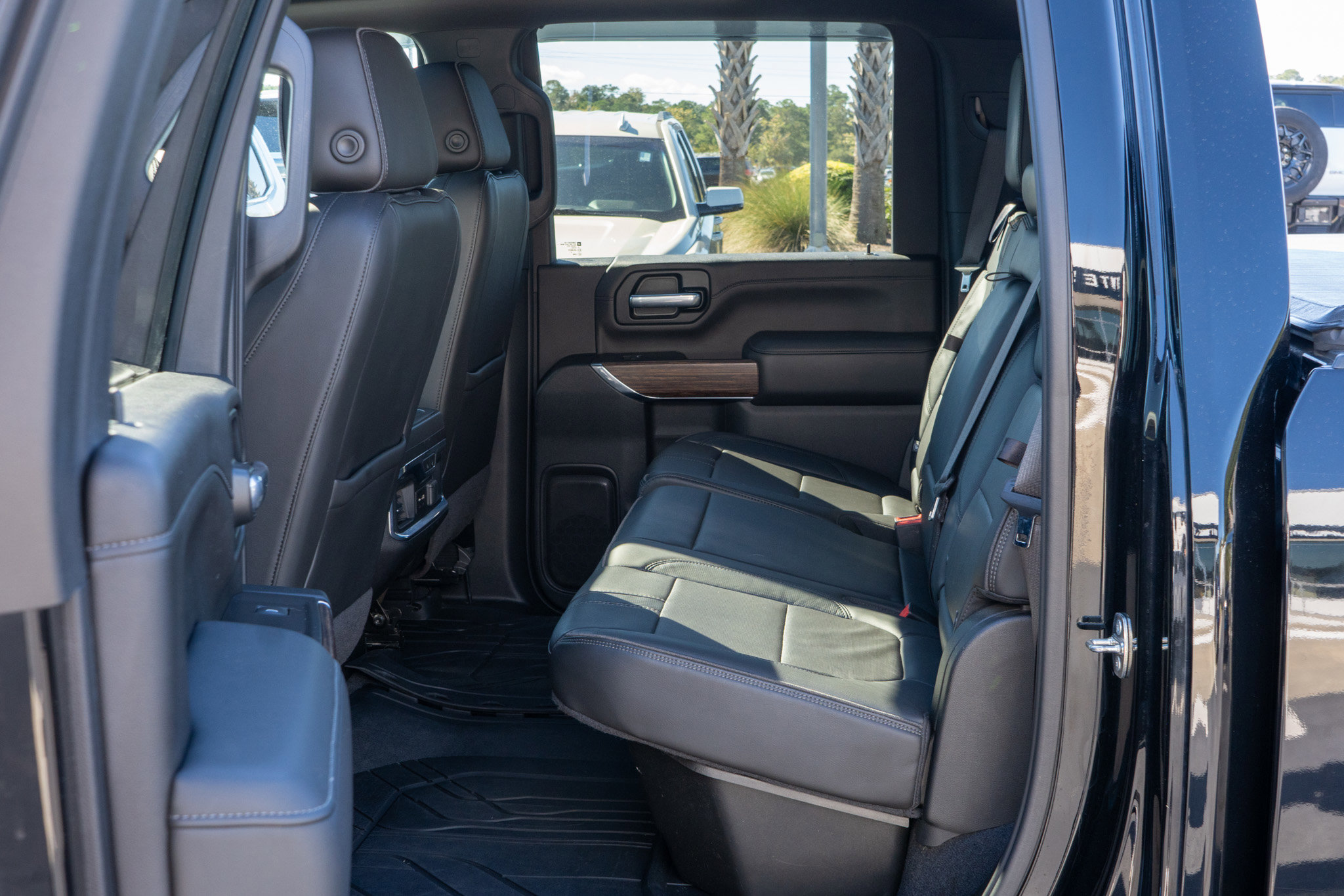 Used 2020 Chevrolet Silverado 3500 High Country image 19