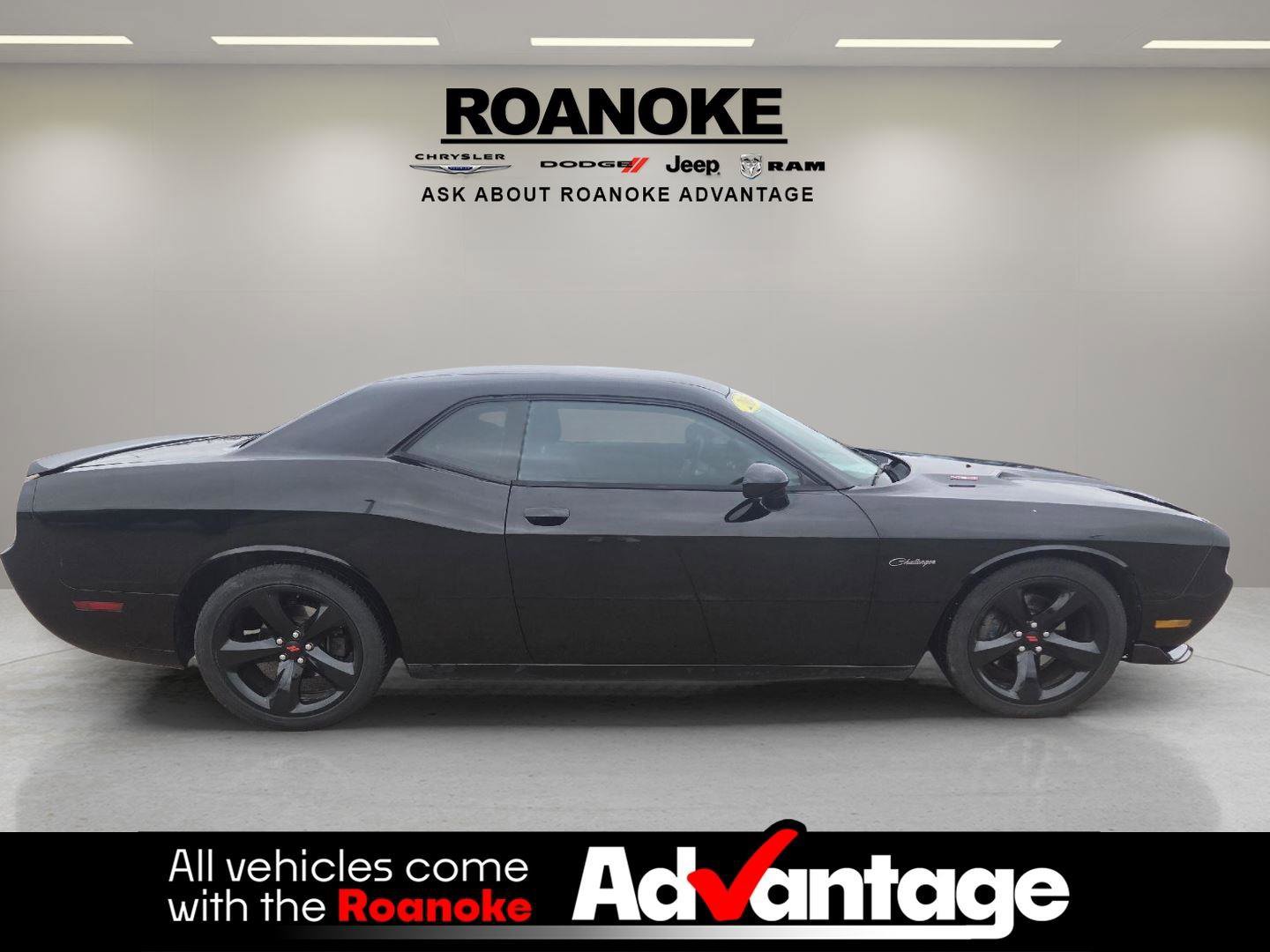 Used 2014 Dodge Challenger R/T w/ Blacktop Package image 9