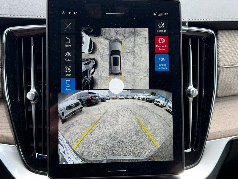 New 2026 Volvo XC90 T8 Plus w/ Protection Package AWD/4WD image 13