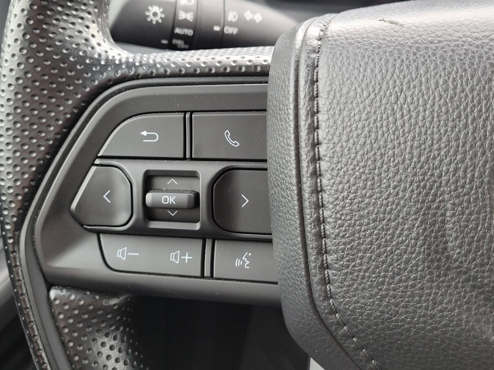 Used 2025 Toyota Tacoma SR5 RWD image 9