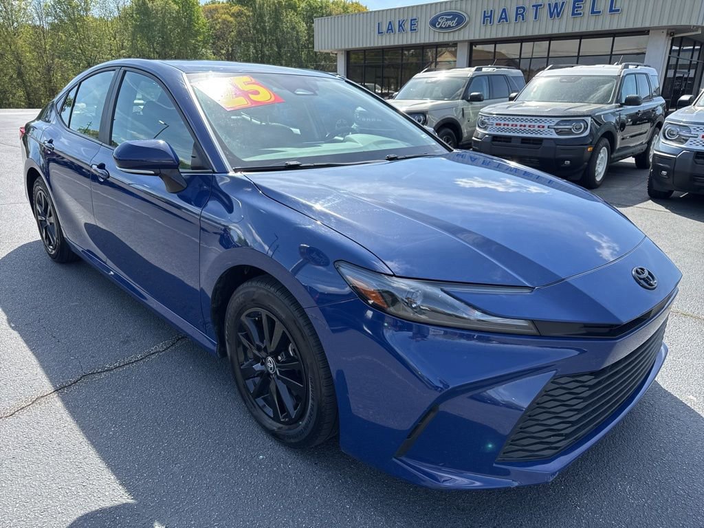 Used 2025 Toyota Camry XSE FWD image 1