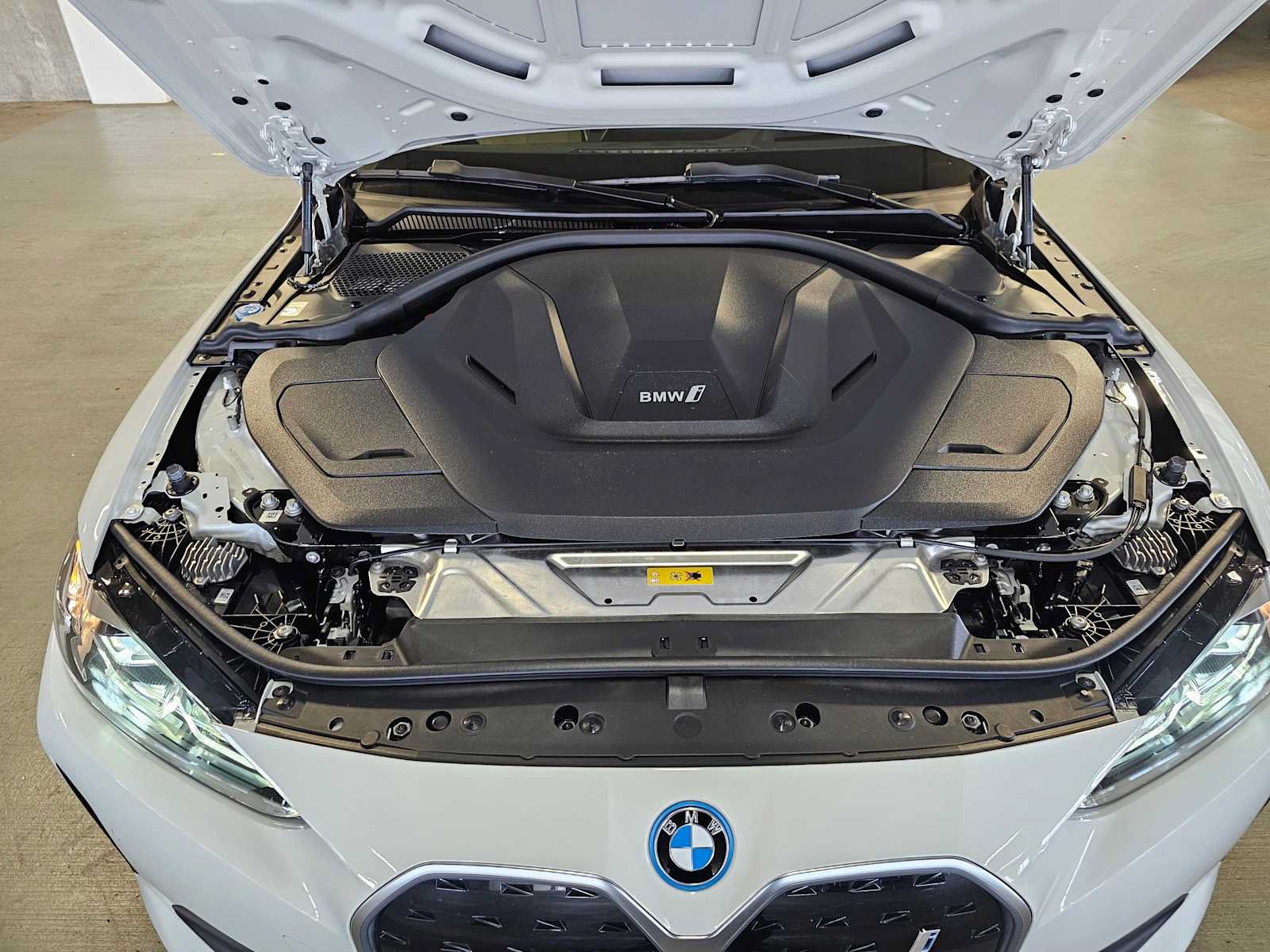 Certified 2023 BMW i4 eDrive35 RWD image 9