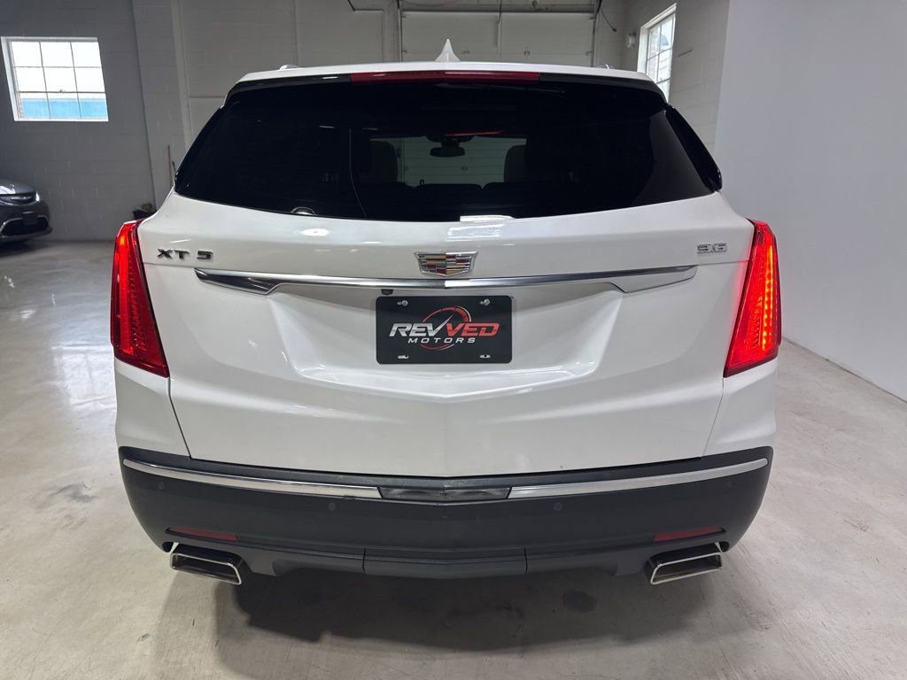 Used 2017 Cadillac XT5 Luxury w/ Driver Awareness Package FWD image 6