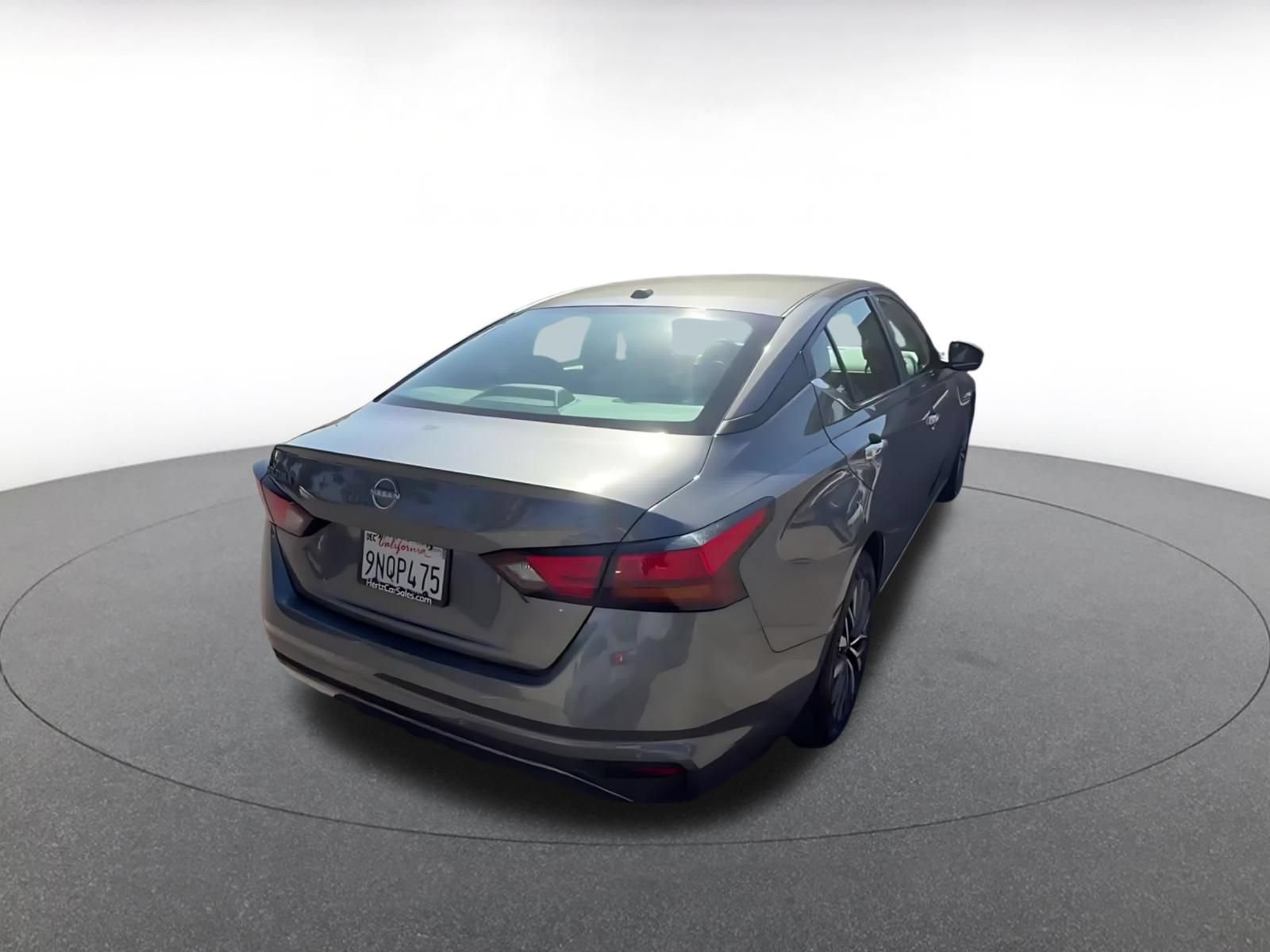 Used 2025 Nissan Altima 2.5 SV FWD image 13
