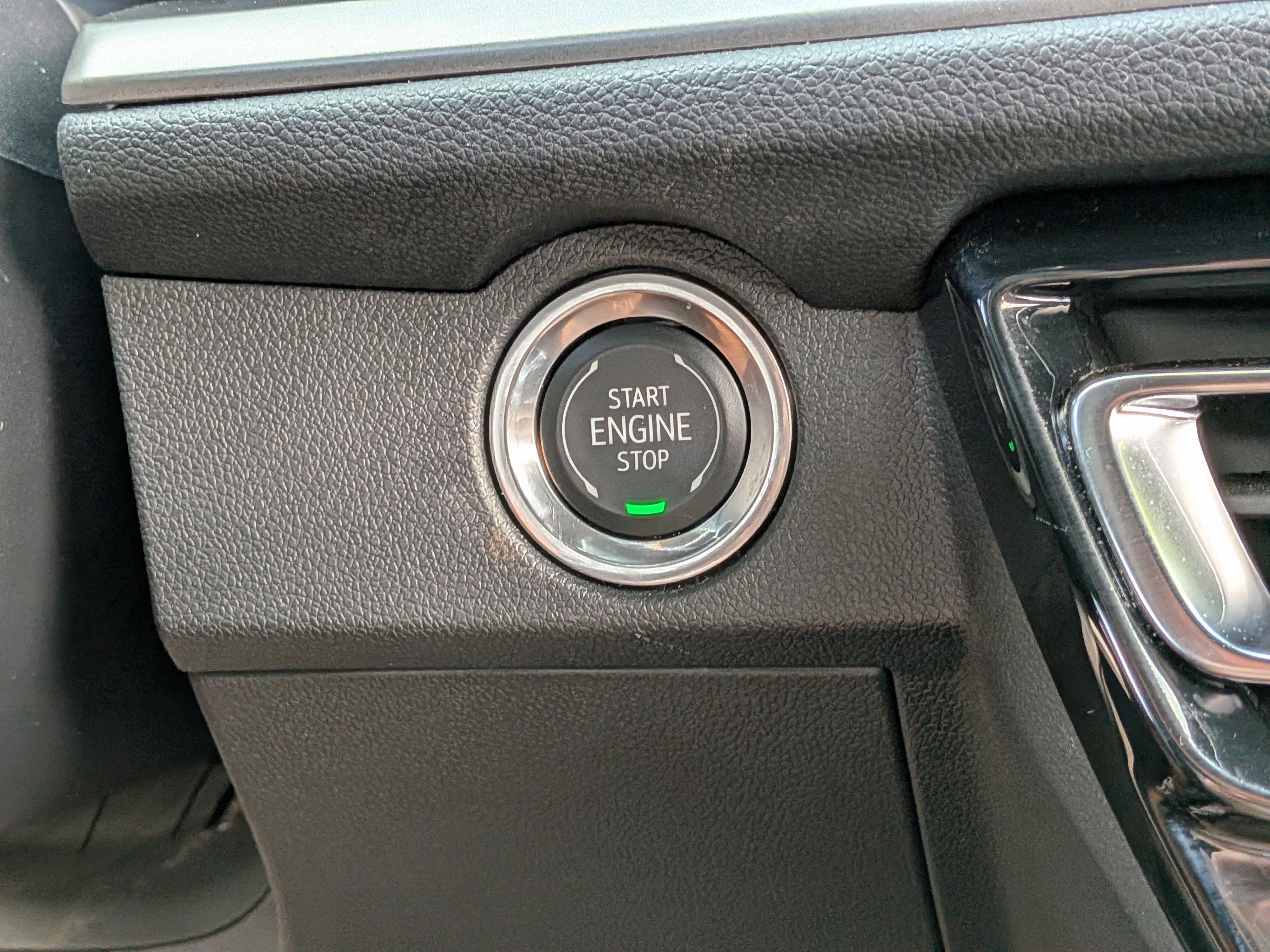 Used 2024 Chevrolet Traverse LS w/ Midnight/Sport Edition FWD image 27