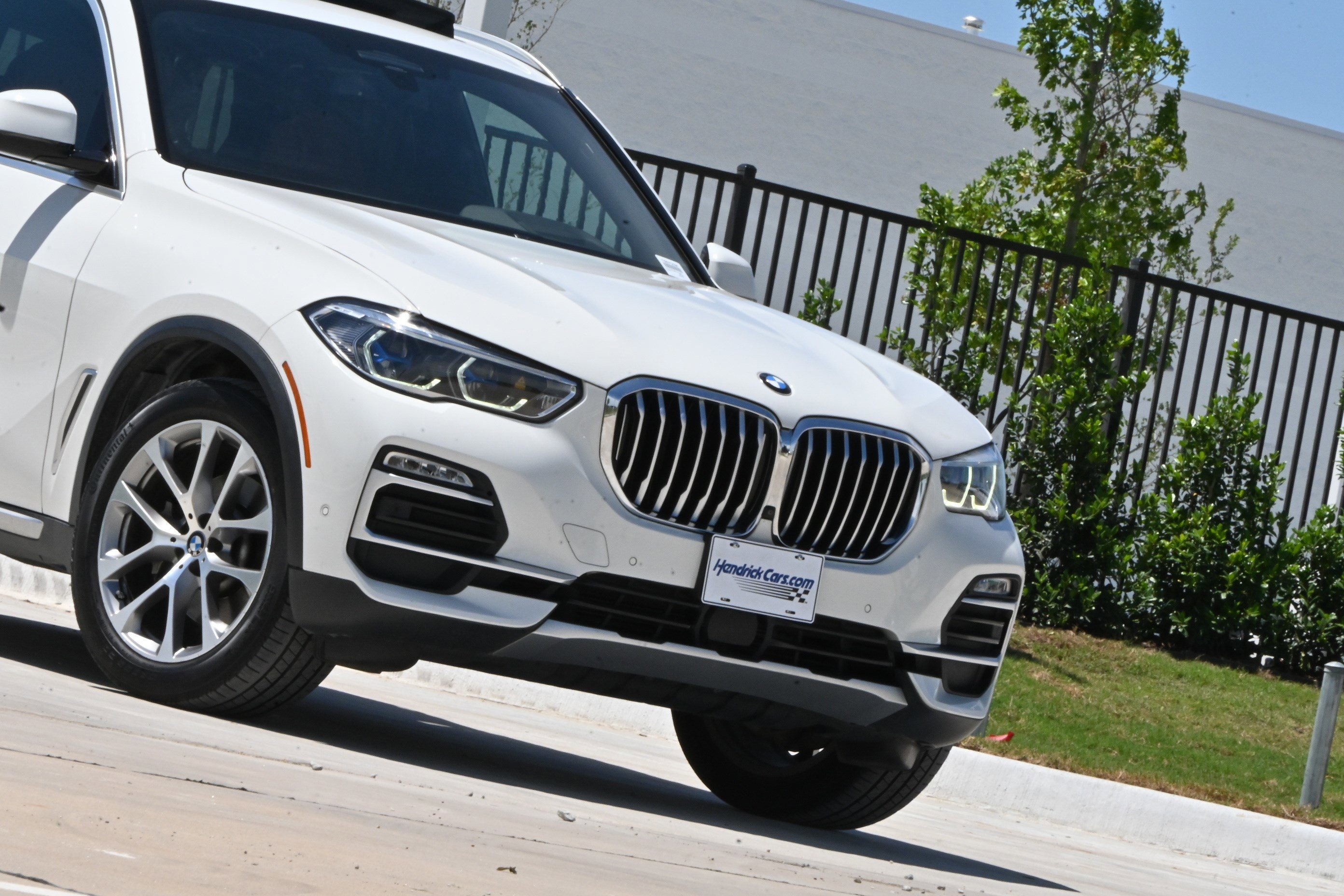 Used 2019 BMW X5 xDrive40i w/ Executive Package AWD/4WD image 42