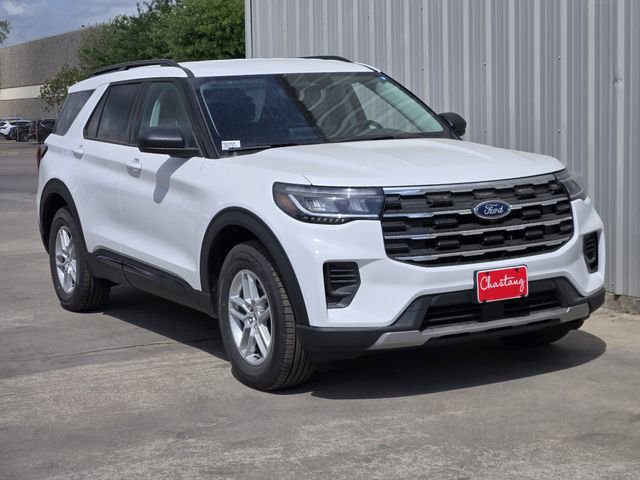 New 2026 Ford Explorer Active image 2