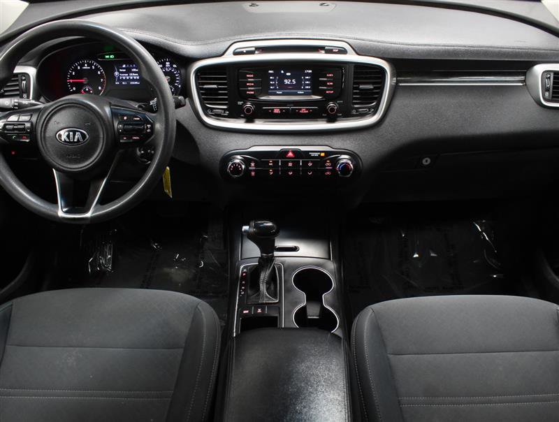 Used 2017 Kia Sorento AWD image 9