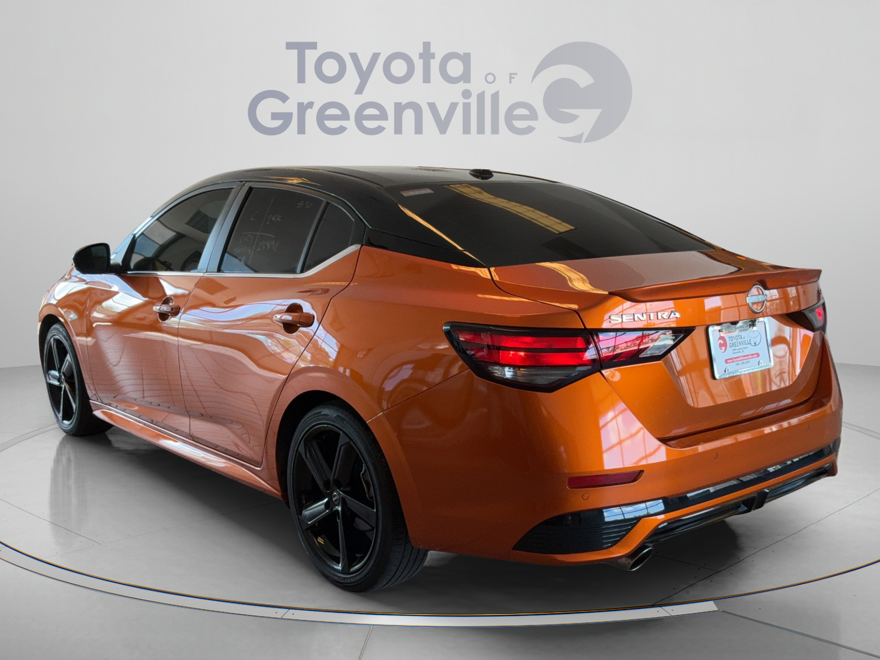 Used 2024 Nissan Sentra SR w/ SR Premium Package FWD image 4
