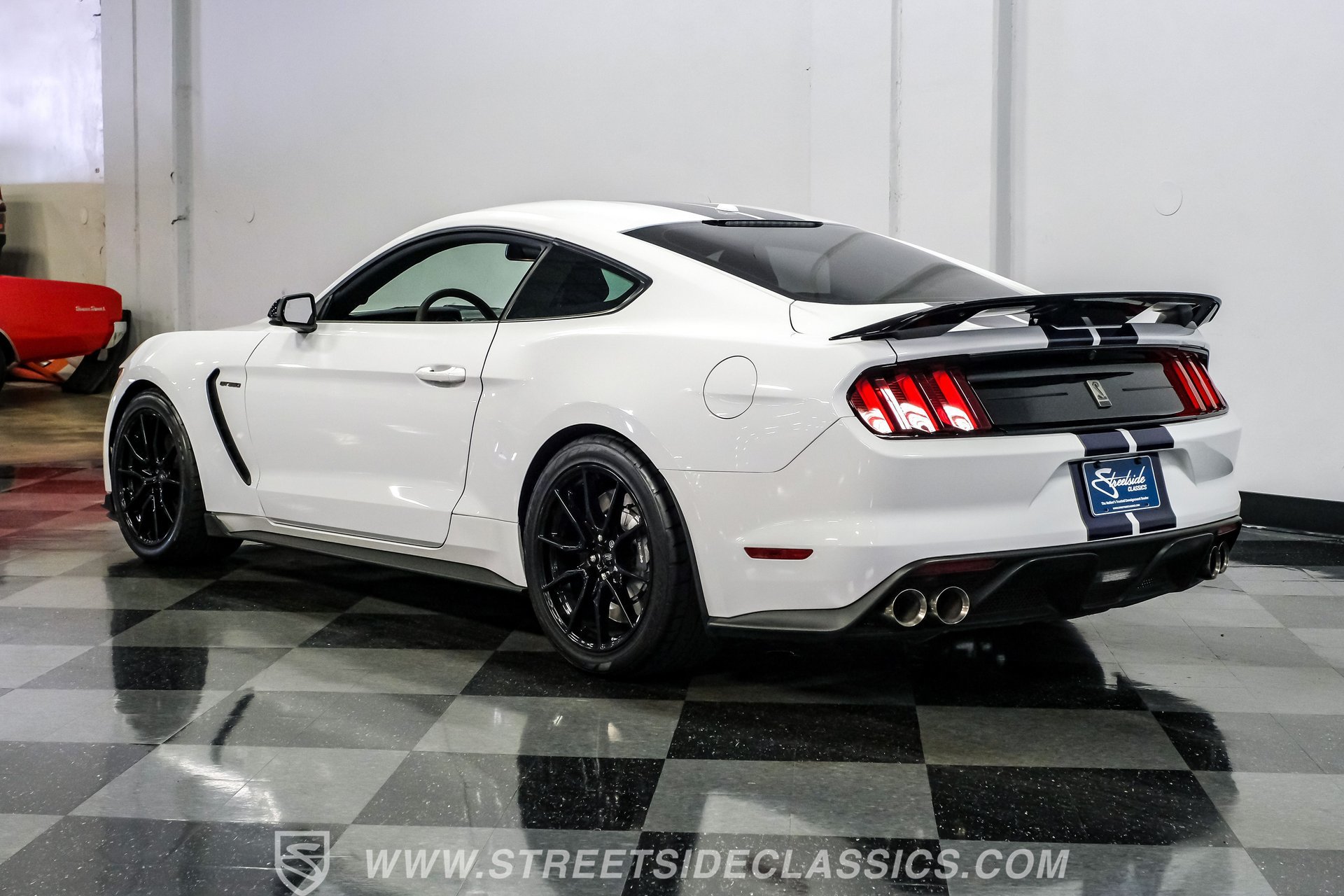Used 2019 Ford Mustang Shelby GT350 w/ Technology Package RWD image 9