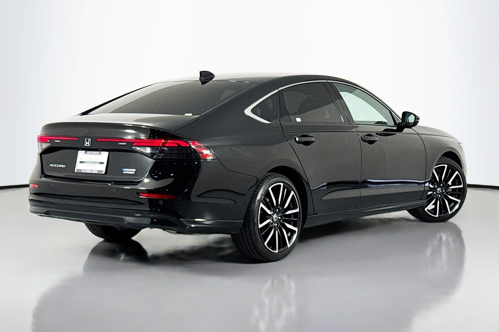 Used 2025 Honda Accord Touring image 12