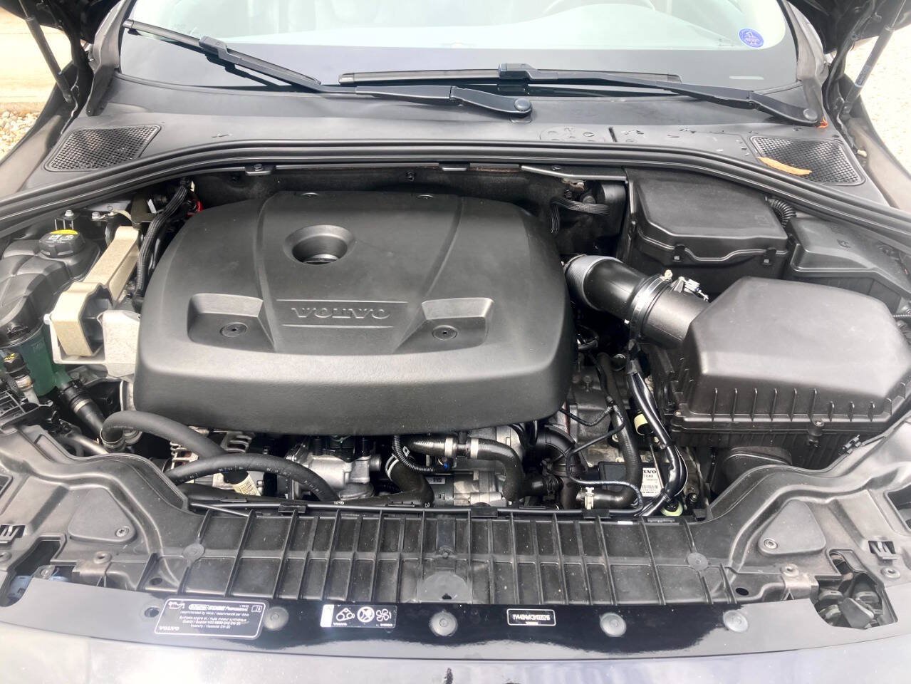 Used 2017 Volvo V60 T5 Cross Country w/ Convenience Package AWD/4WD image 17
