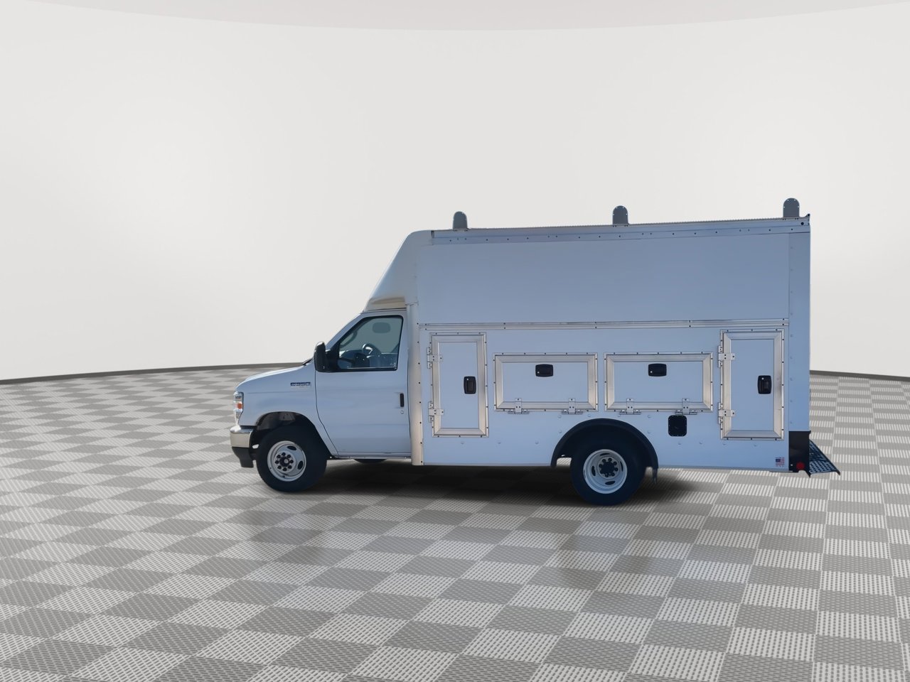 Certified 2024 Ford E-350 and Econoline 350 Super Duty w/ Power Windows & Locks Group image 30