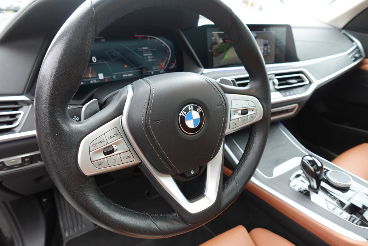 Used 2022 BMW X7 xDrive40i w/ Parking Assistance Package image 16
