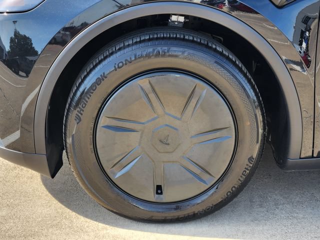 Used 2026 Tesla Model Y AWD image 16