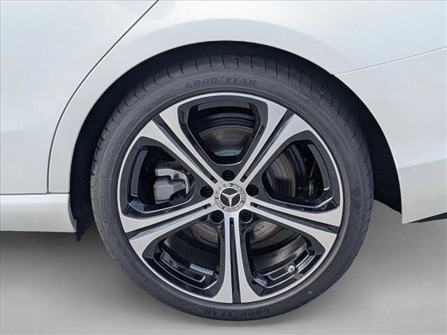 Used 2025 Mercedes-Benz C 300 Sedan image 9