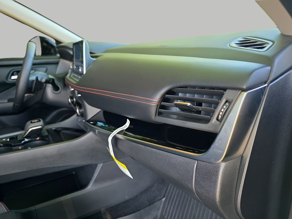 Used 2025 Nissan Rogue SV AWD/4WD image 20