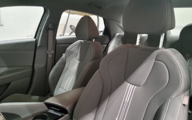Used 2024 Hyundai Elantra SEL FWD image 15