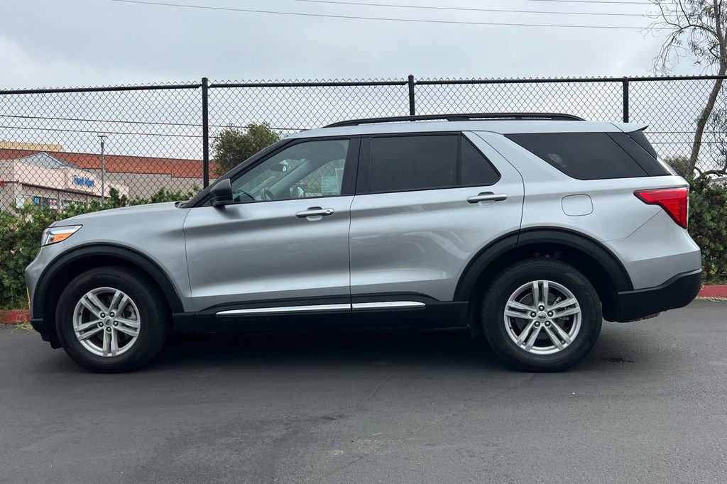 Certified 2024 Ford Explorer XLT w/ Equipment Group 202A image 9