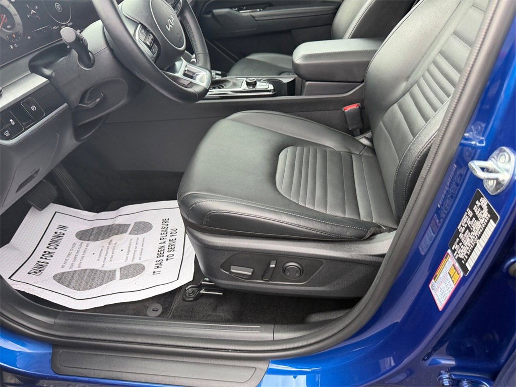 Used 2024 Kia Sportage SX image 11