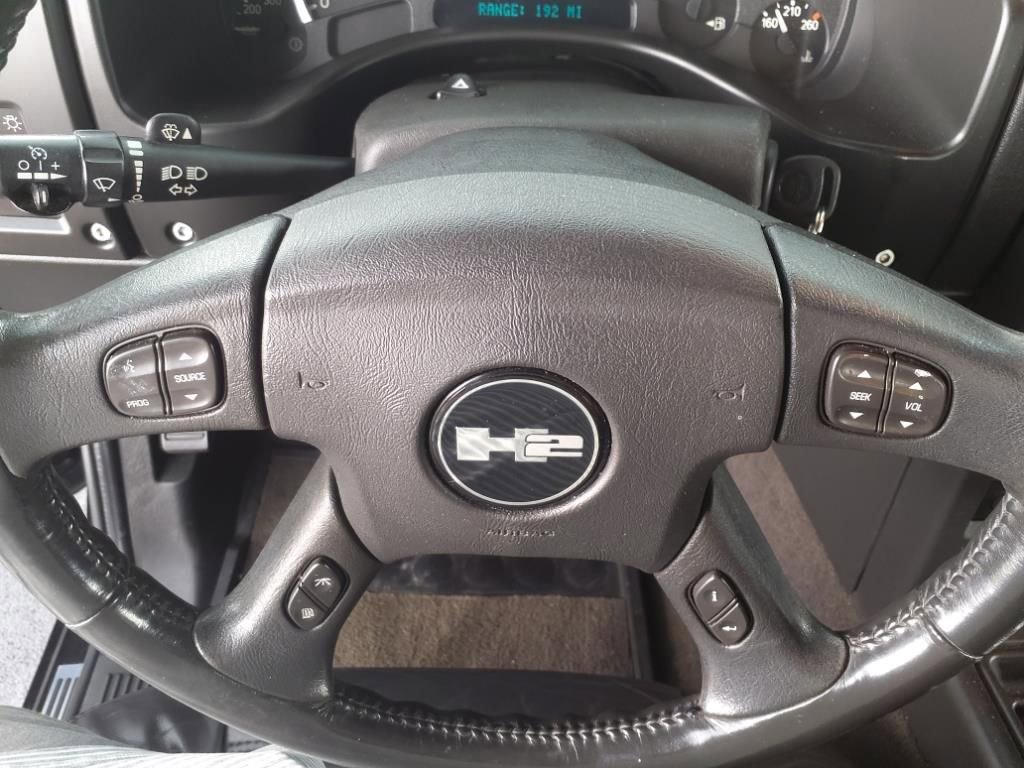 Used 2005 HUMMER H2 SUT w/ Preferred Equipment Group image 15
