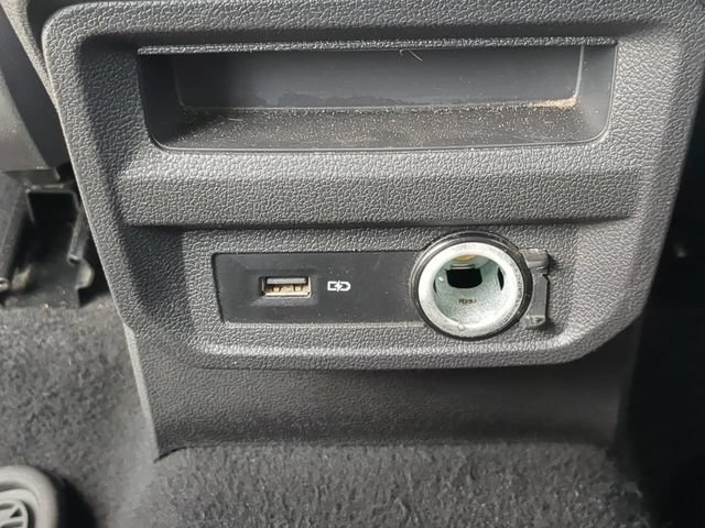Used 2018 Volkswagen Tiguan SE FWD image 17