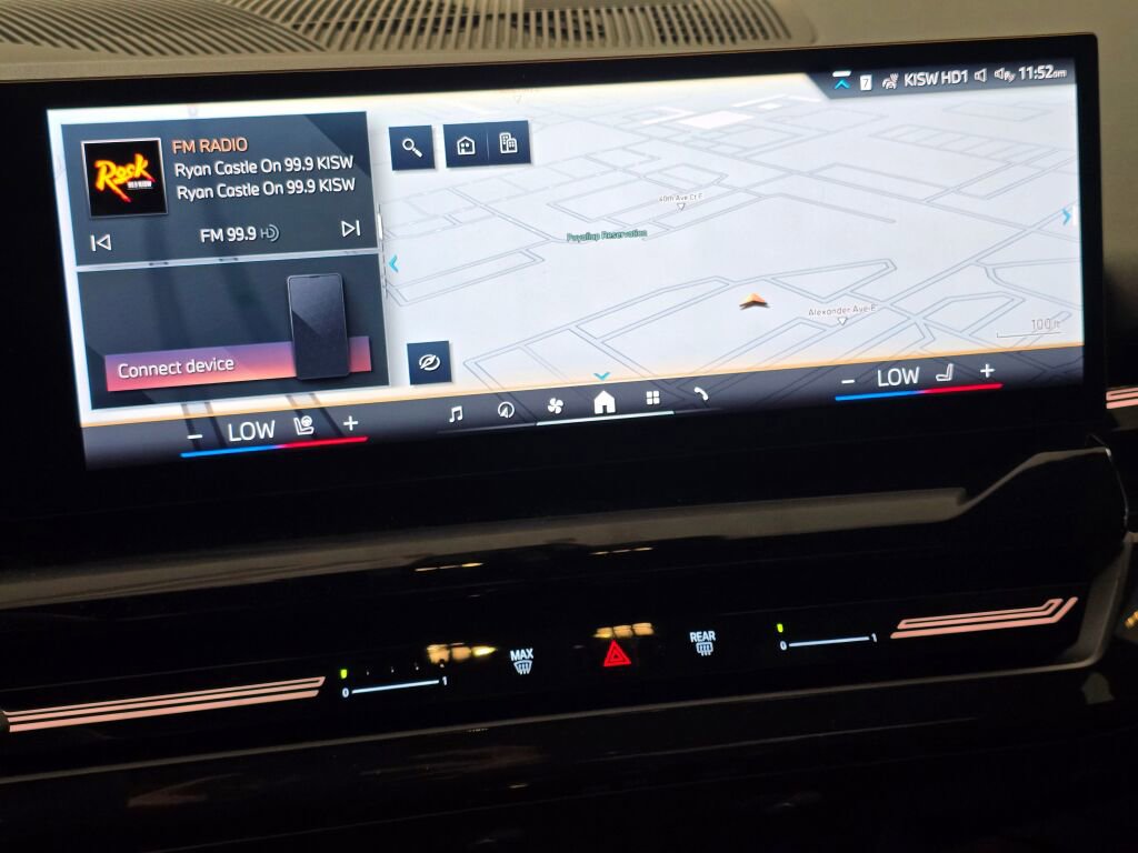 Used 2026 BMW 530i xDrive w/ Premium Package image 16