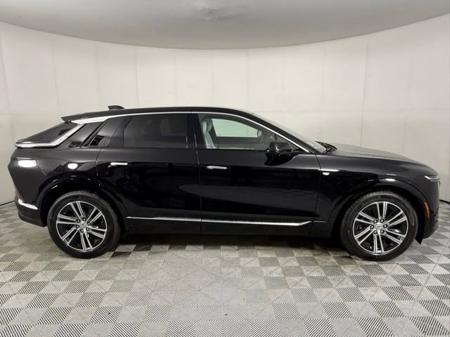 New 2026 Cadillac Lyriq Luxury RWD image 8
