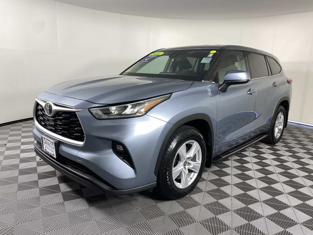 Used 2020 Toyota Highlander LE w/ Protection Package #3 AWD/4WD image 4