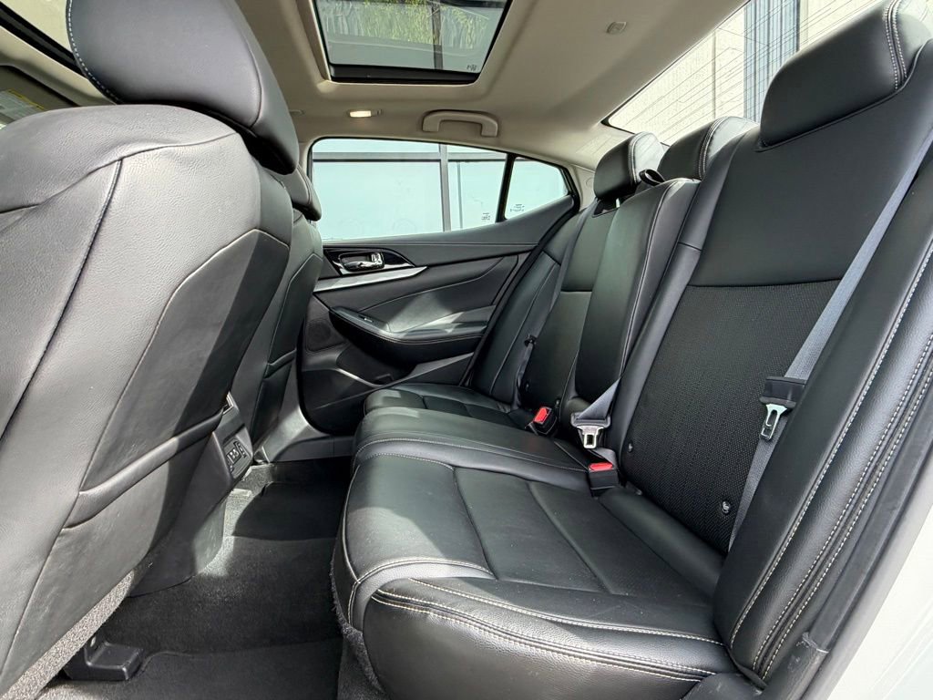 Used 2023 Nissan Maxima SL image 10