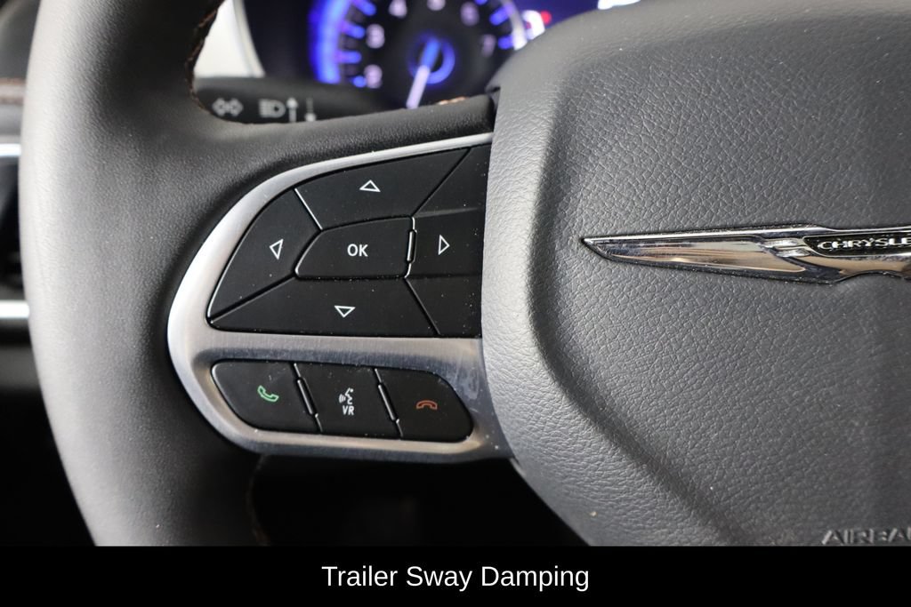 Used 2025 Chrysler Pacifica Pinnacle w/ Trailer Tow Group AWD/4WD image 8