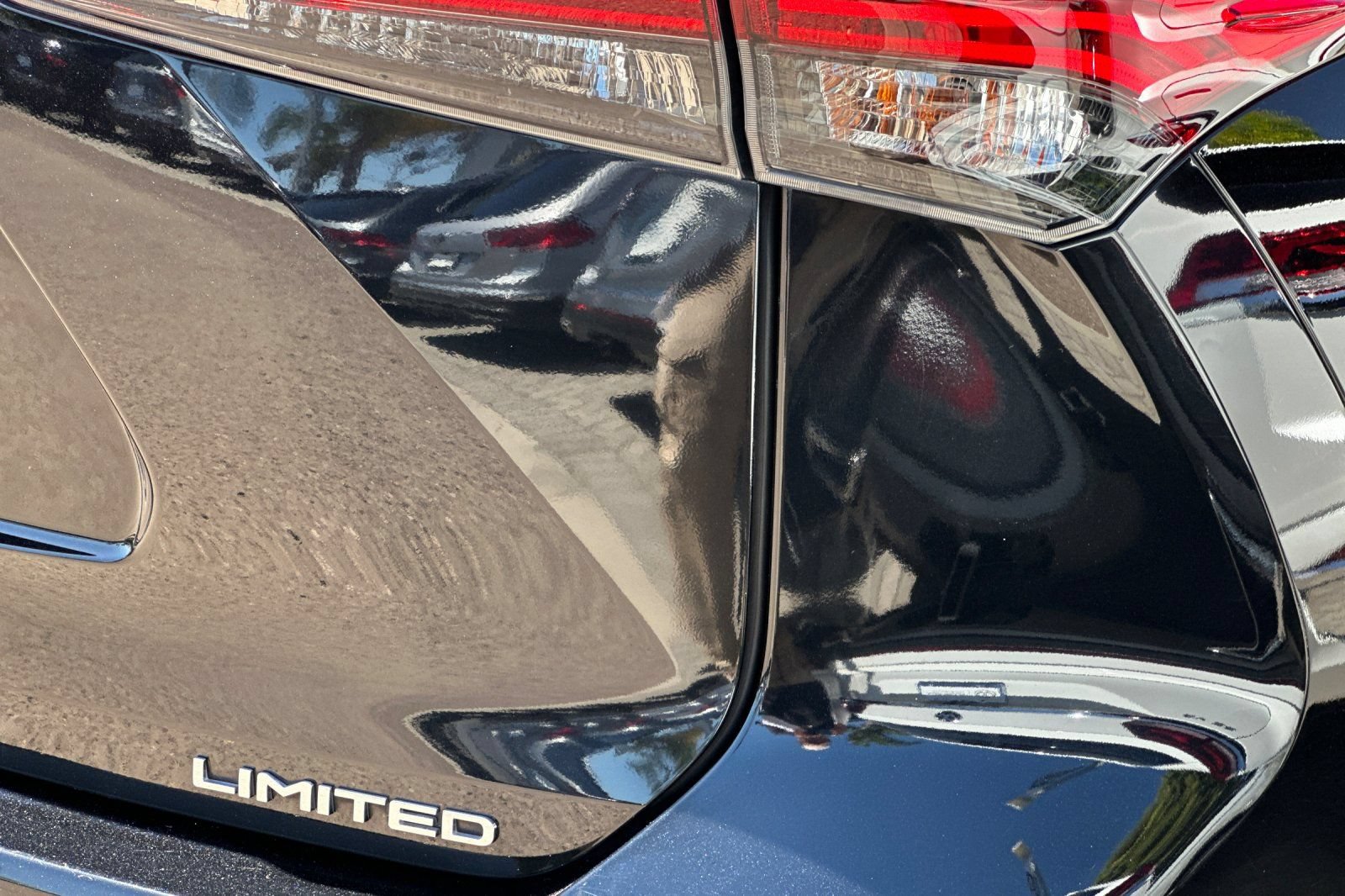 Used 2020 Toyota Highlander Limited FWD image 28
