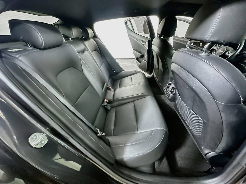 Used 2023 Kia Stinger GT-Line w/ Sun & Sound Package RWD image 12