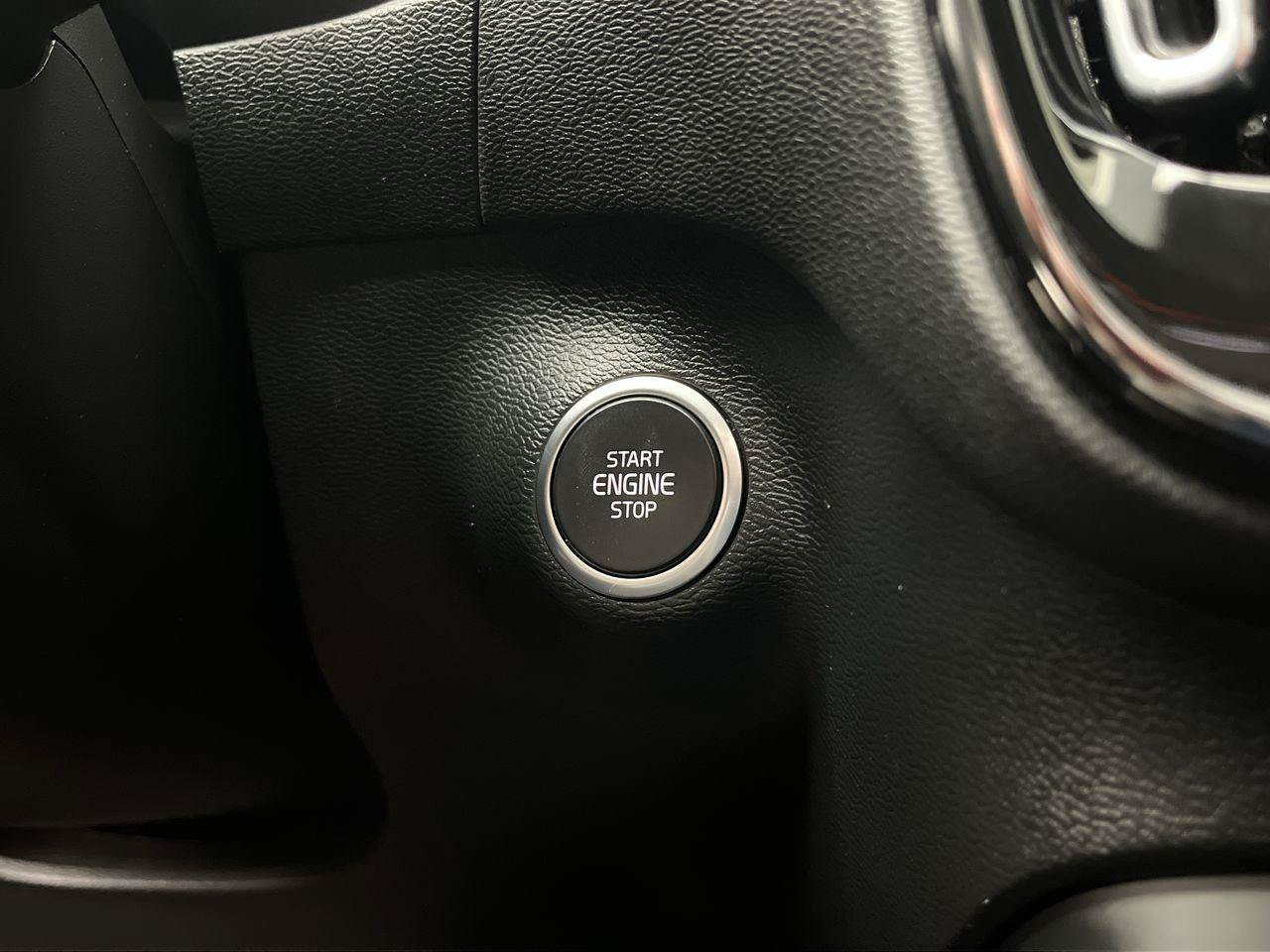 Used 2026 Volvo XC40 B5 Core AWD/4WD image 21