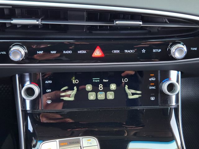 Used 2026 Genesis GV70 2.5T AWD/4WD image 15