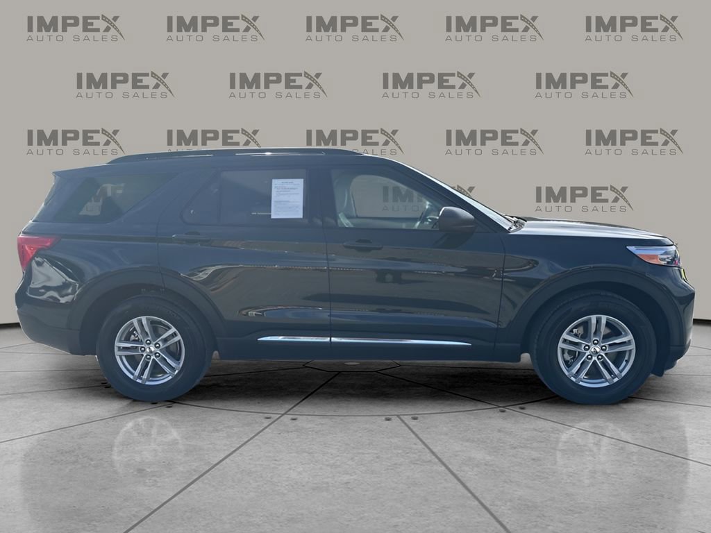 Used 2024 Ford Explorer XLT w/ Equipment Group 202A image 6