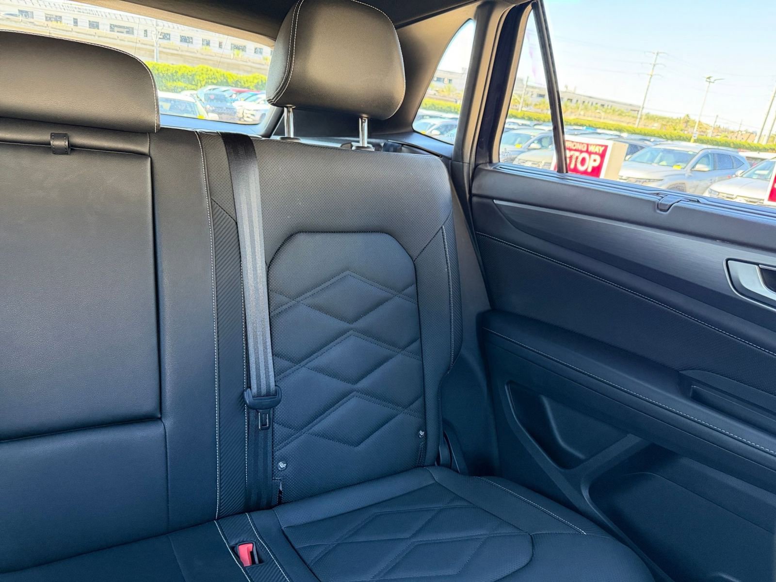 Used 2025 Volkswagen Atlas Cross Sport SE image 37