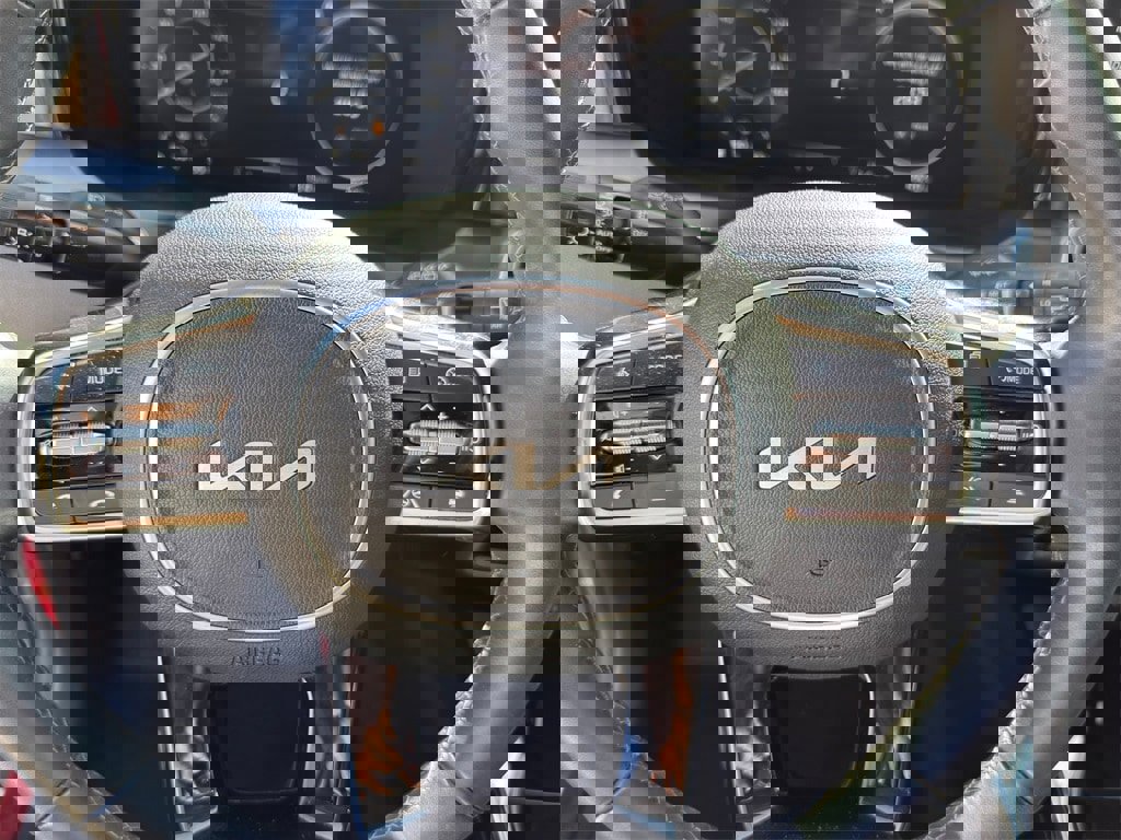 Used 2023 Kia Sorento SX image 22