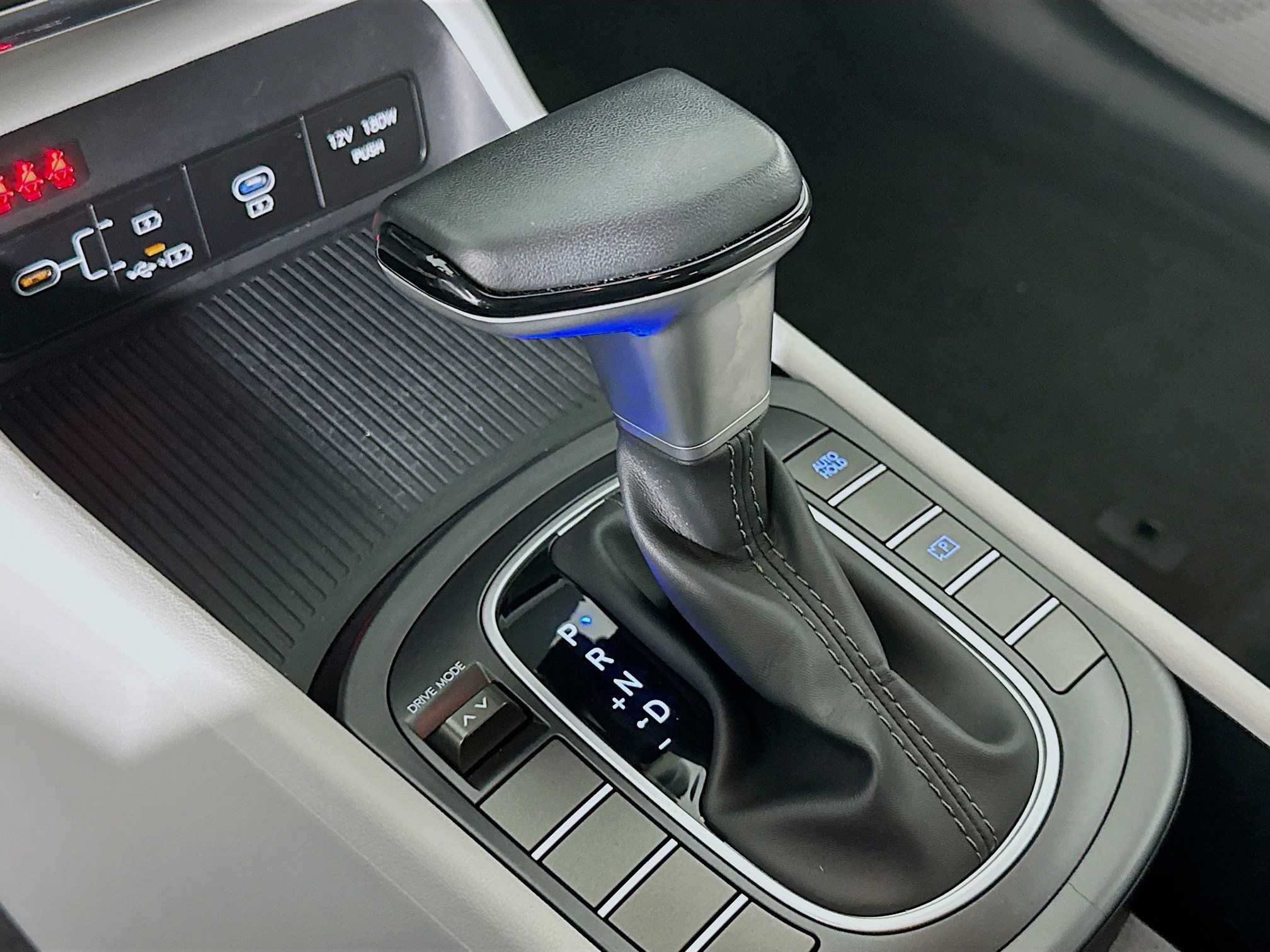 Used 2024 Hyundai Kona SEL image 25