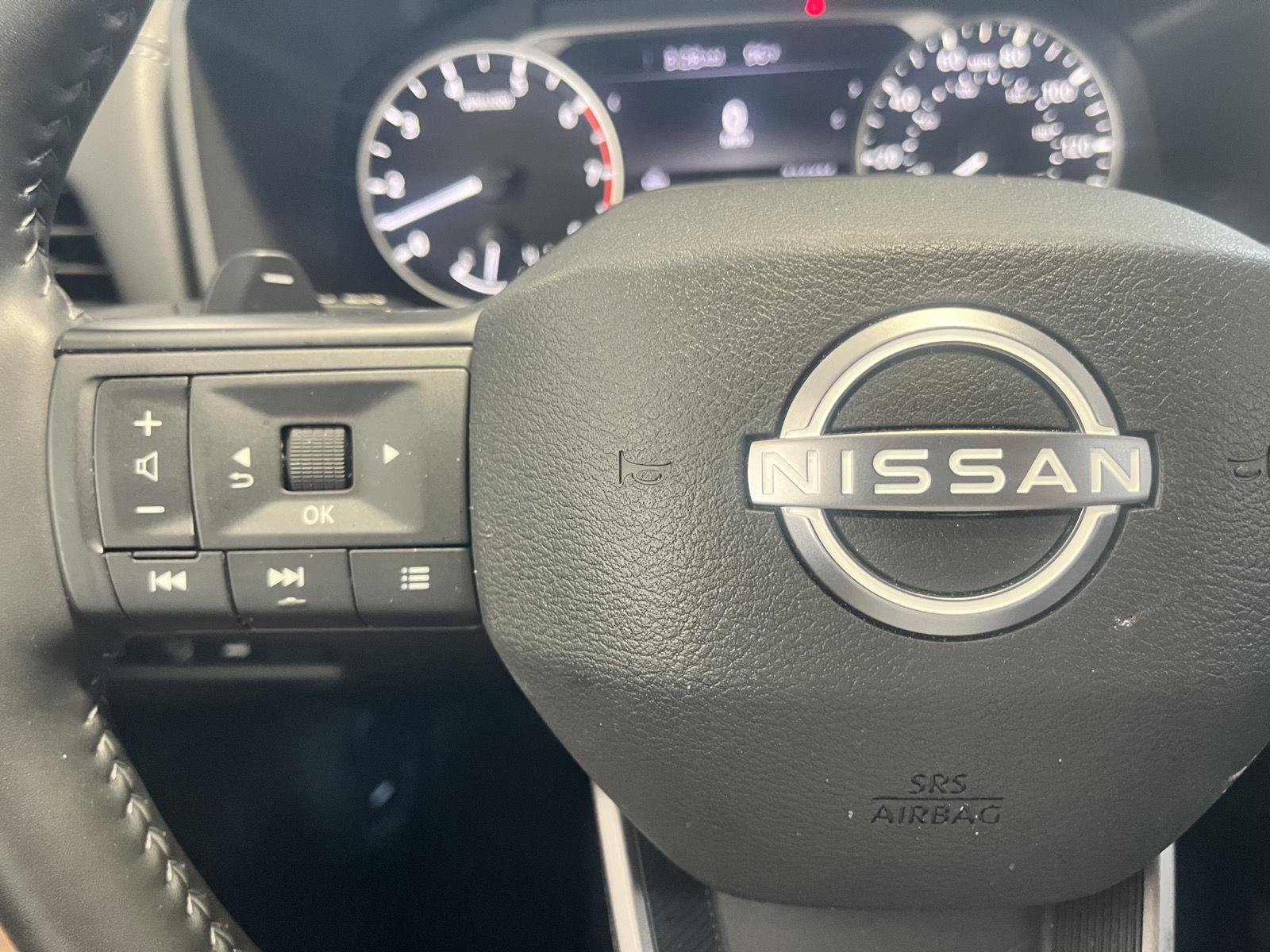 Used 2025 Nissan Rogue SV w/ SV Premium Package AWD/4WD image 25