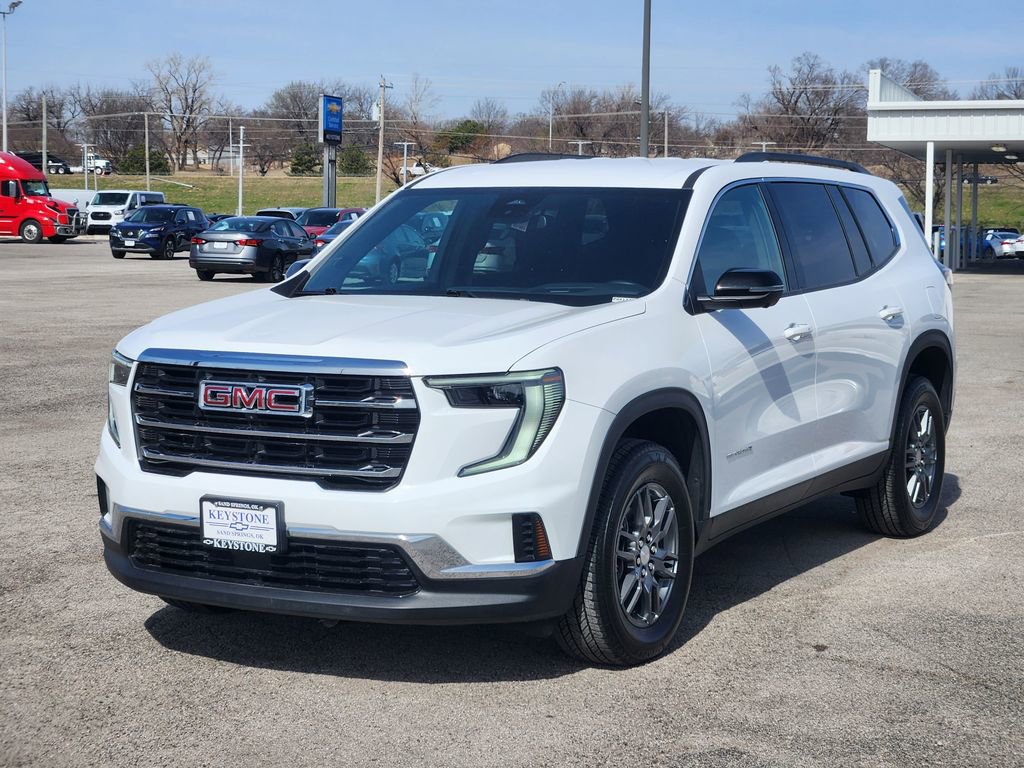 Used 2025 GMC Acadia Elevation image 3