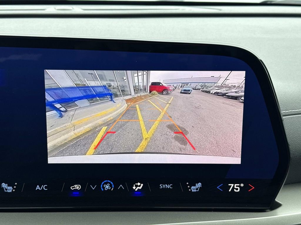 Certified 2025 Chevrolet Traverse LT image 27