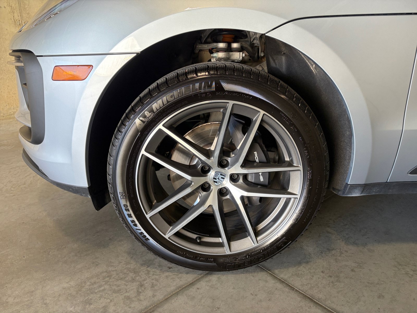Certified 2026 Porsche Macan AWD/4WD image 18
