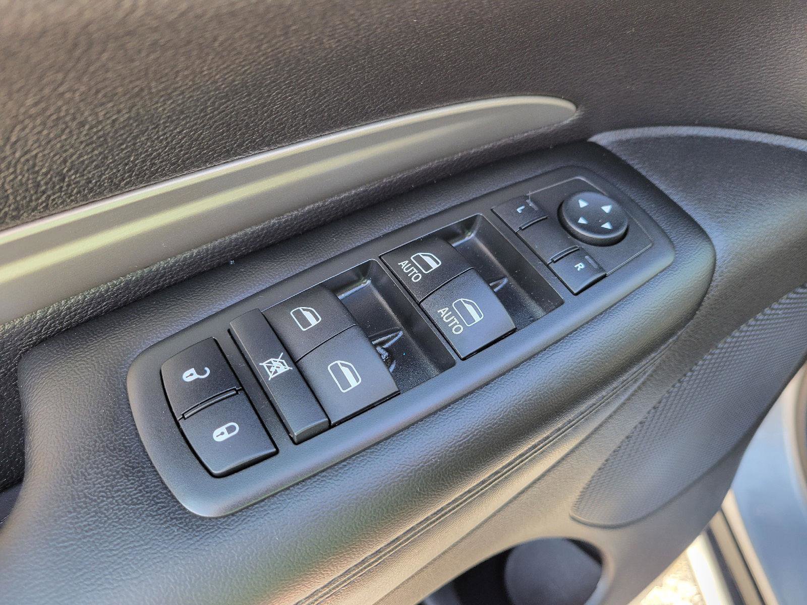 Used 2018 Dodge Durango SXT w/ Quick Order Package 2BB image 8