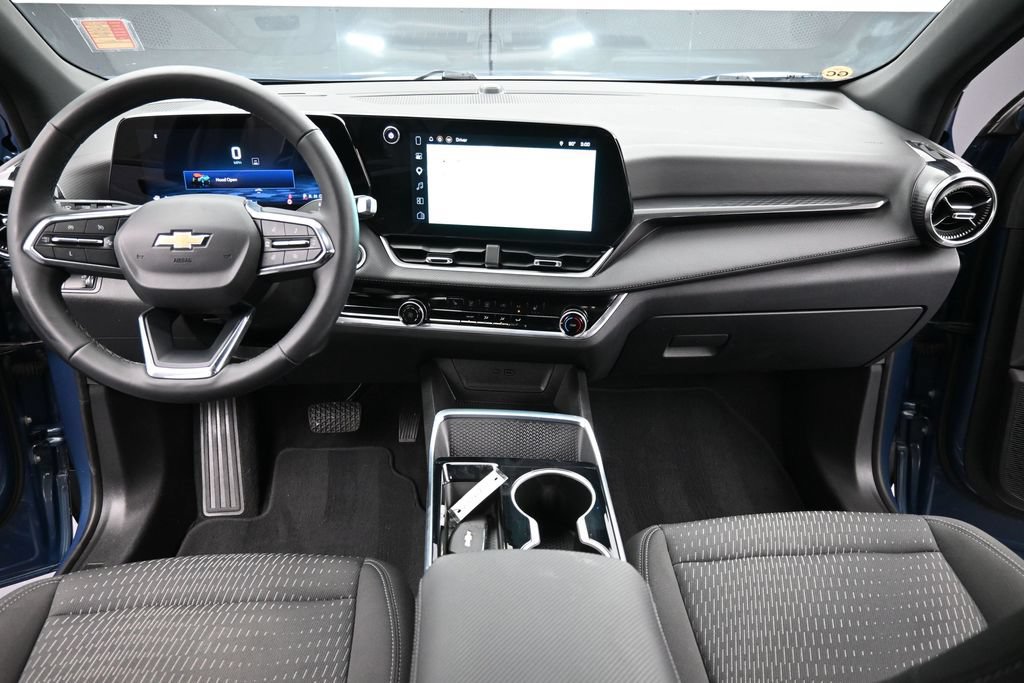 Used 2025 Chevrolet Equinox LT FWD image 12