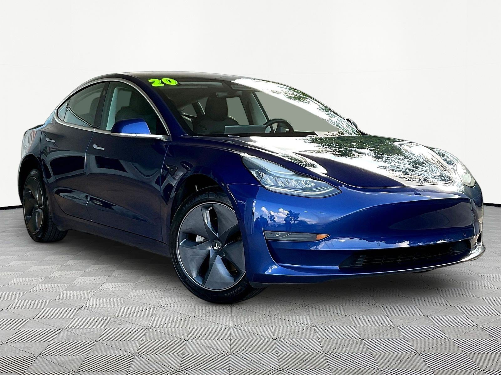 Used 2020 Tesla Model 3 Standard Range Plus RWD image 3