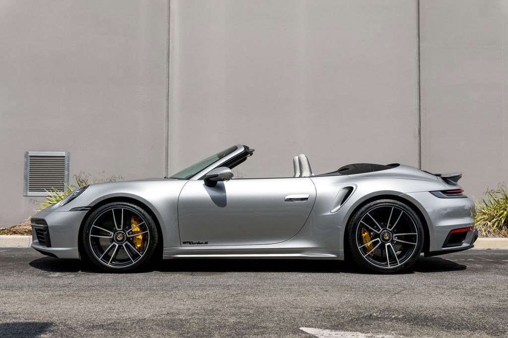 Used 2021 Porsche 911 Turbo image 2