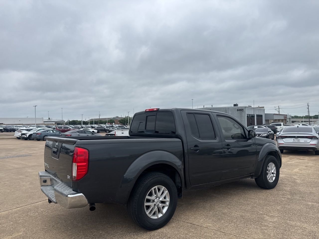 Used 2015 Nissan Frontier SV RWD image 19